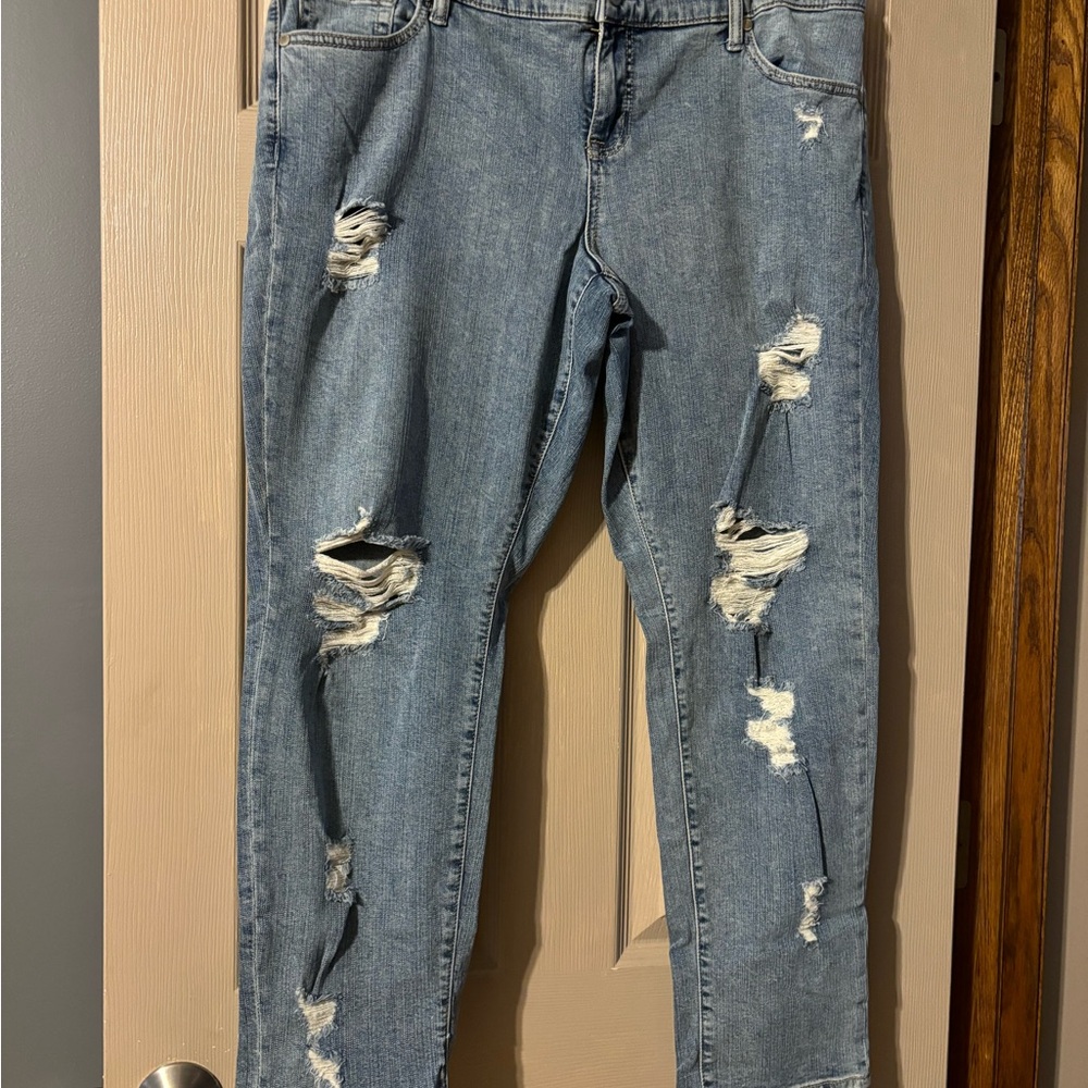 Torrid Women’s distressed size 16 jeans. These are New with out the tags.